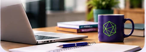 Libros, laptop y taza Refund One